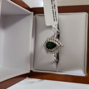 Pear-shaped Tsavorite and Diamond Ring